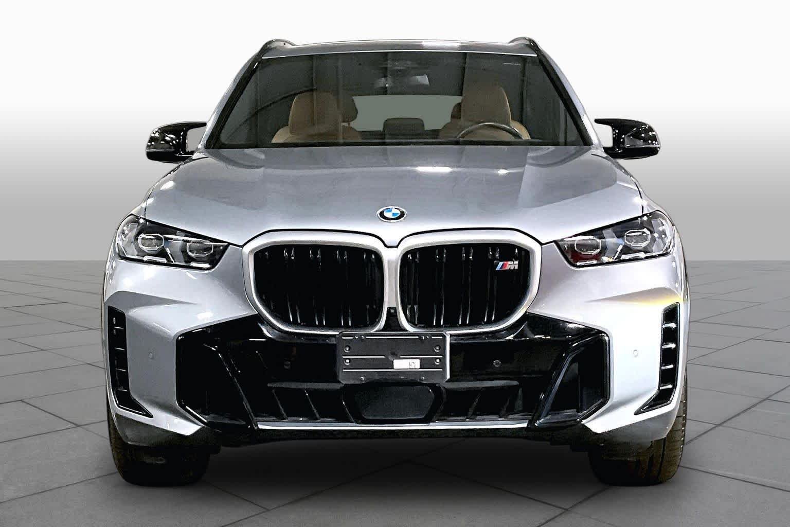 Used 2025 Skyscraper Grey Metallic BMW M60i image 7