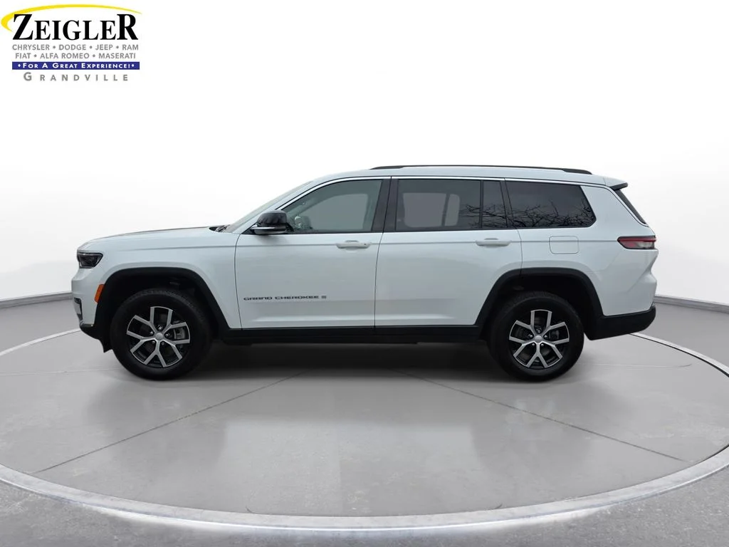 Used 2024 White Jeep Limited image 8