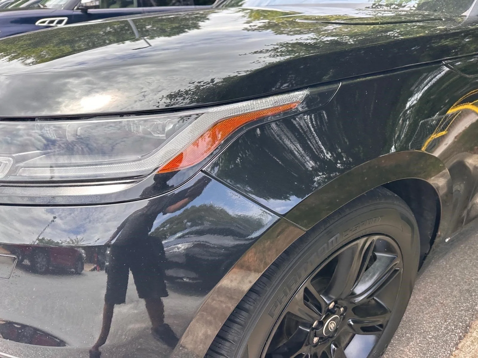 Used 2020  Land Rover R-Dynamic S image 20