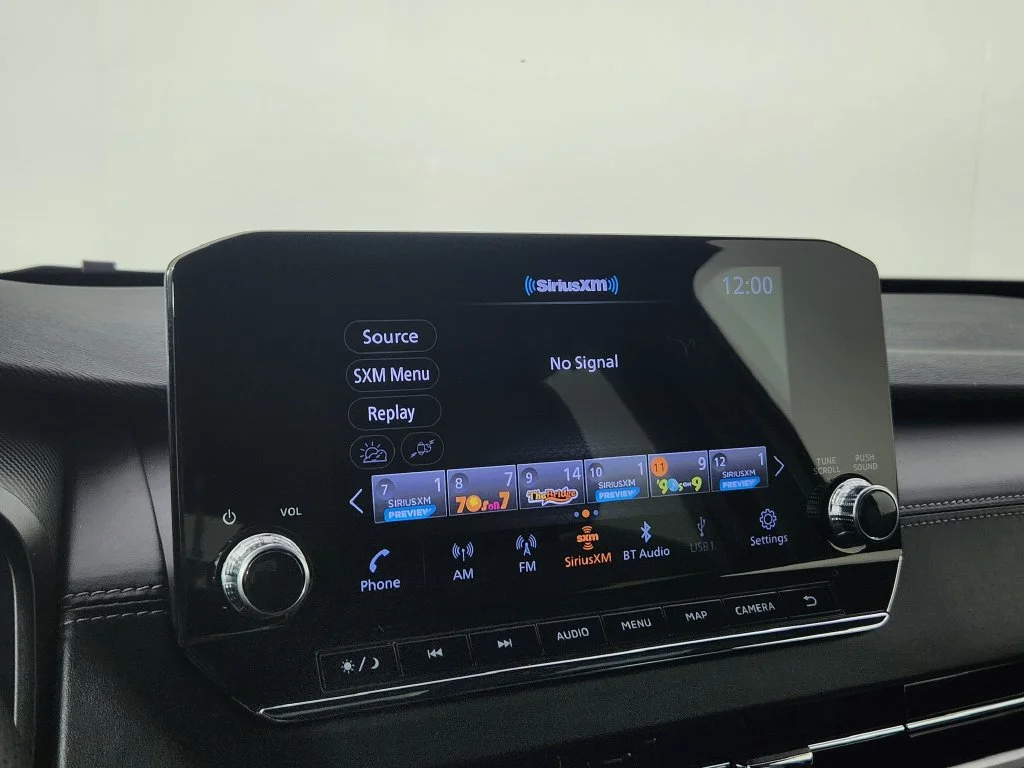 Used 2026 Gray Nissan Platinum image 27