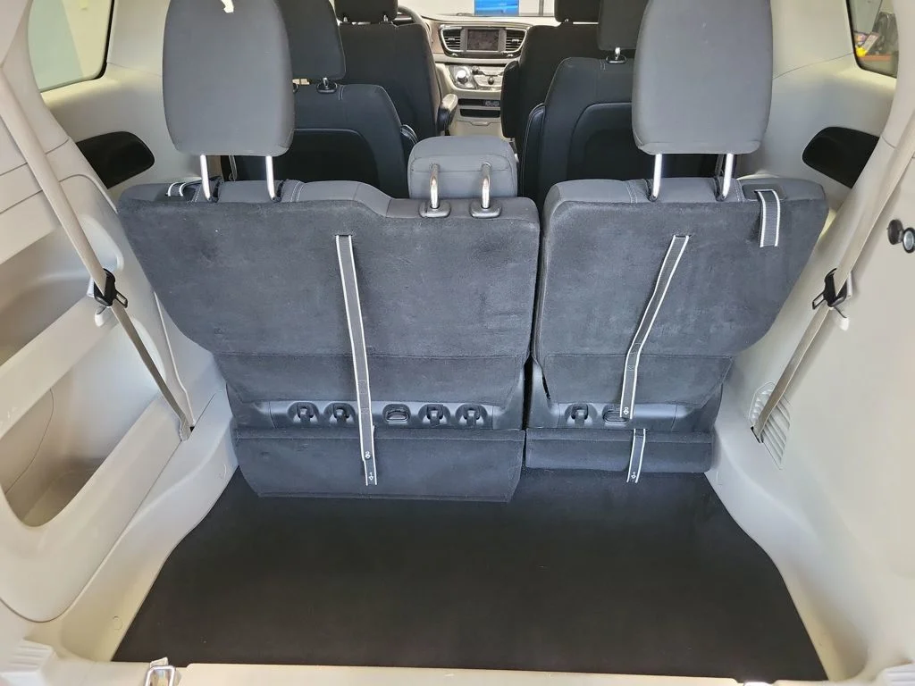 Used 2023 Gray Chrysler LX image 17