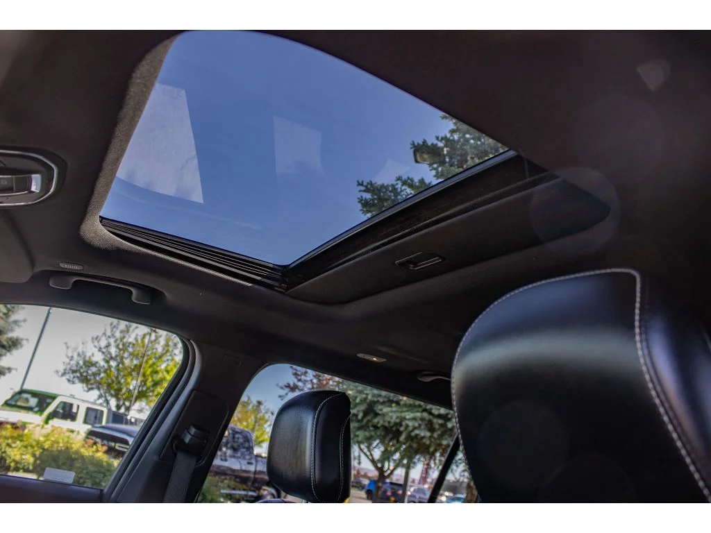 Used 2023 Baltic Gray Metallic Clearcoat Jeep Altitude image 35