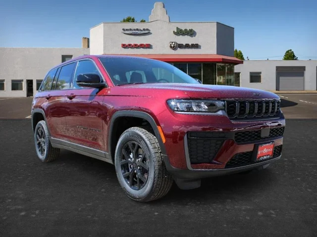 2026 Jeep Grand Cherokee Laredo Altitude