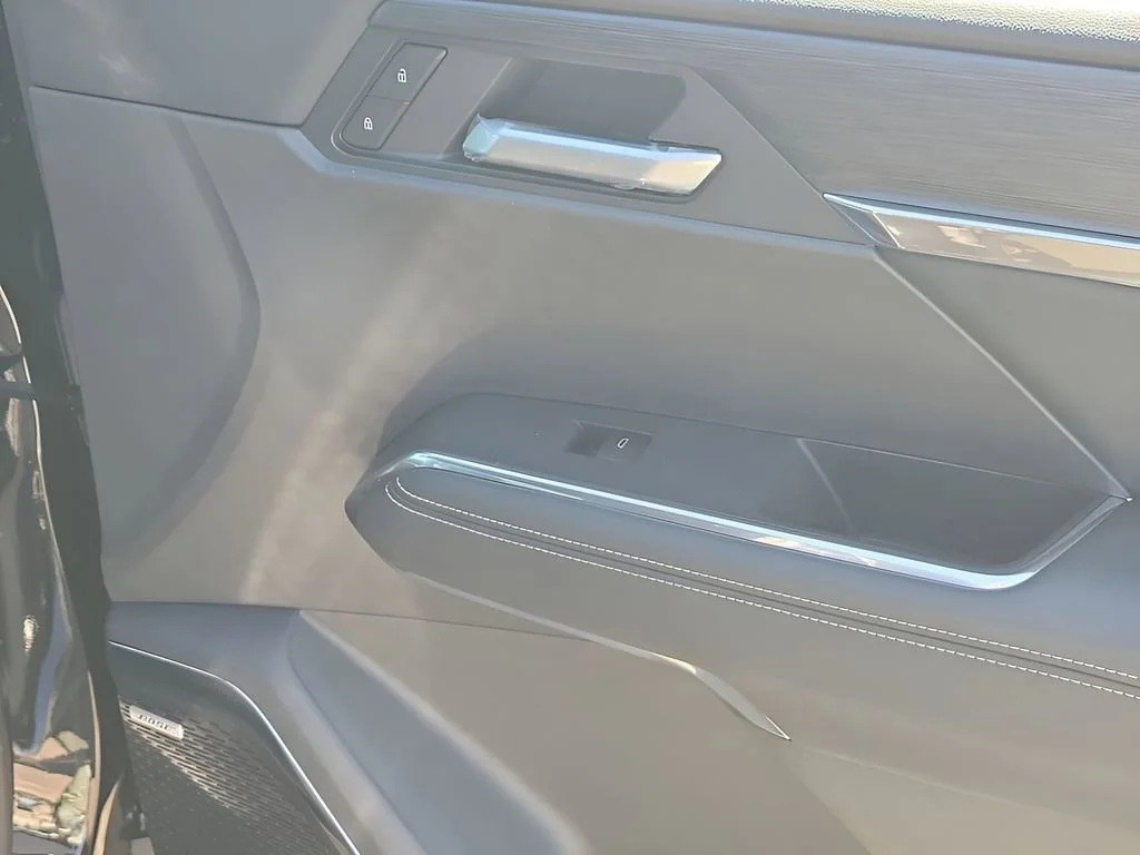 New 2026 Ebony Twilight Metallic GMC Elevation image 50