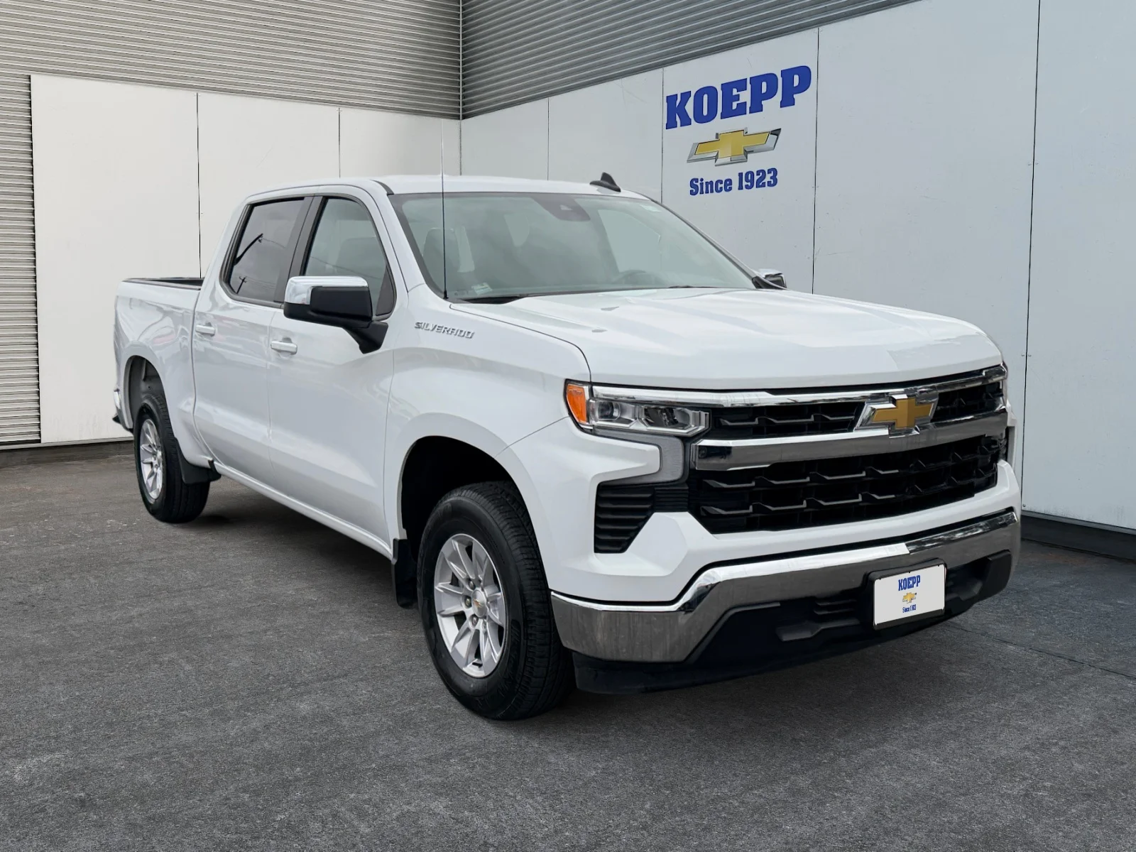 Used 2026 Summit White Chevrolet LT image 7