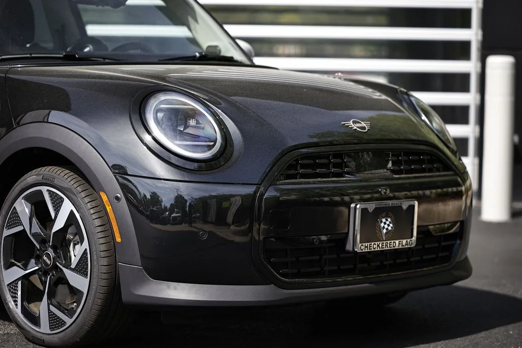 New 2026 Midnight Black MINI Iconic image 2