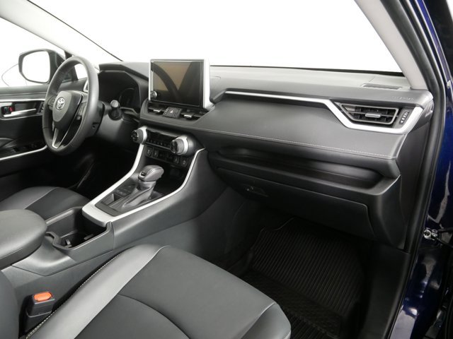 Used 2025 Blueprint Toyota XLE Premium w/ Weather Pkg image 18