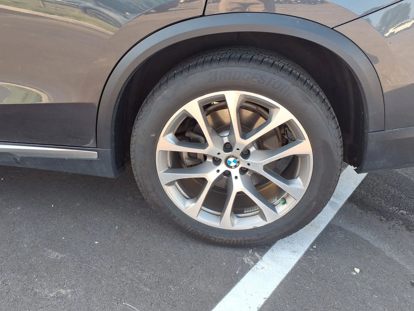 Used 2019 Arctic Gray Metallic BMW xDrive40i image 18