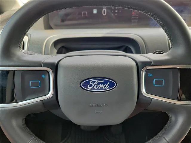 Used 2025 Agate Black Metallic Ford Active 4x2 image 16