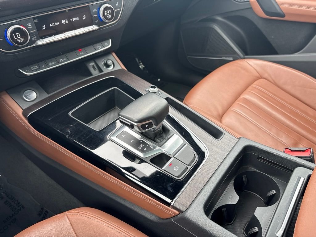 Used 2022 Florett Silver Metallic Audi 40 Premium Plus image 22