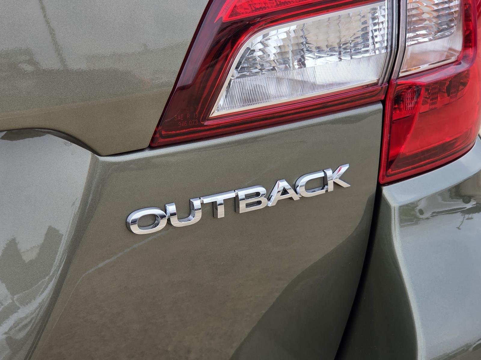 Used 2019 Wilderness Green Metallic Subaru Limited image 10