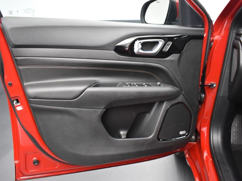 2024 Jeep Compass Limited photo 2