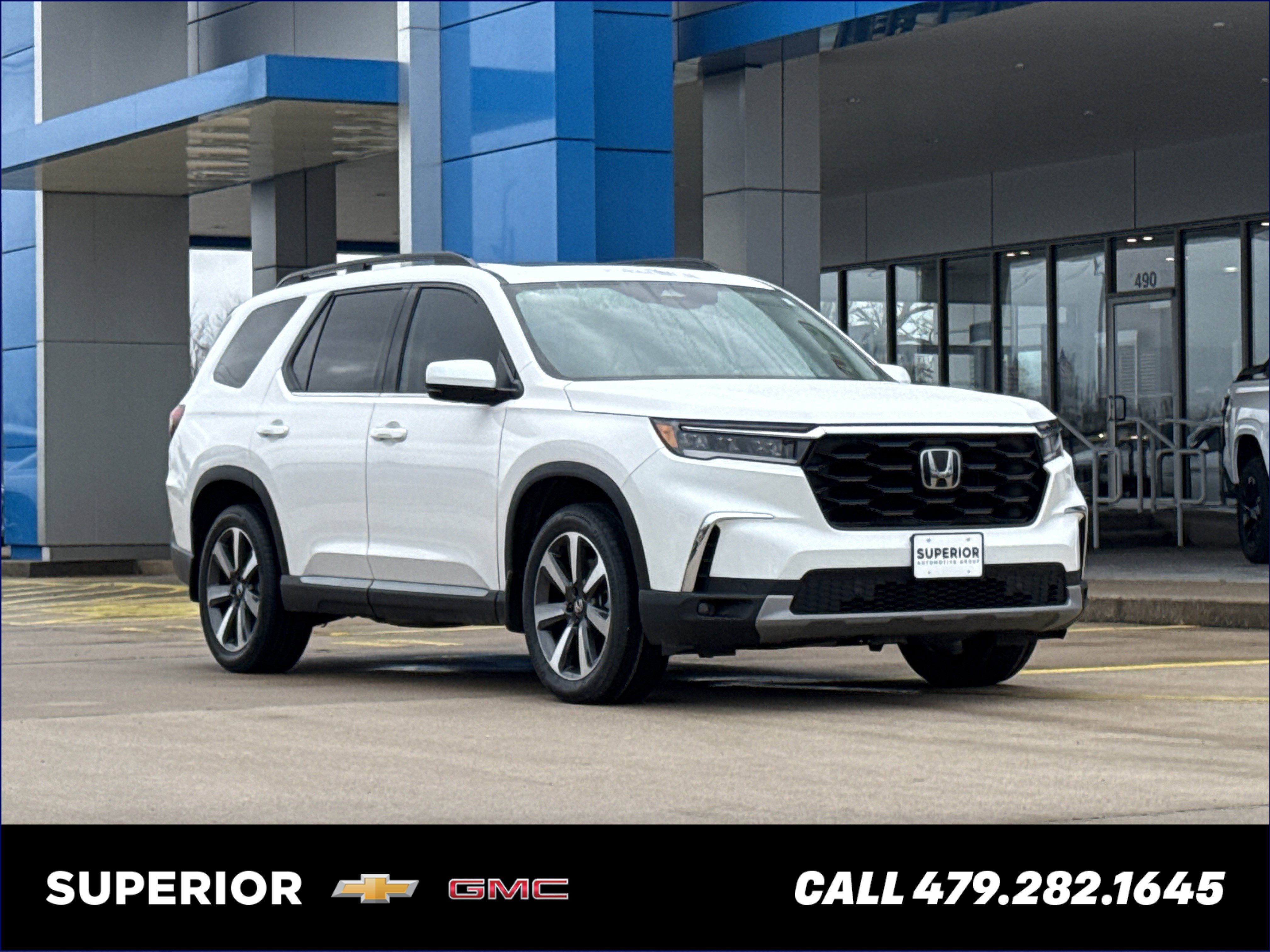 2023 Honda Pilot Touring AWD's photo