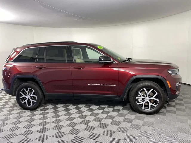 Used 2025 Red Jeep Limited image 11