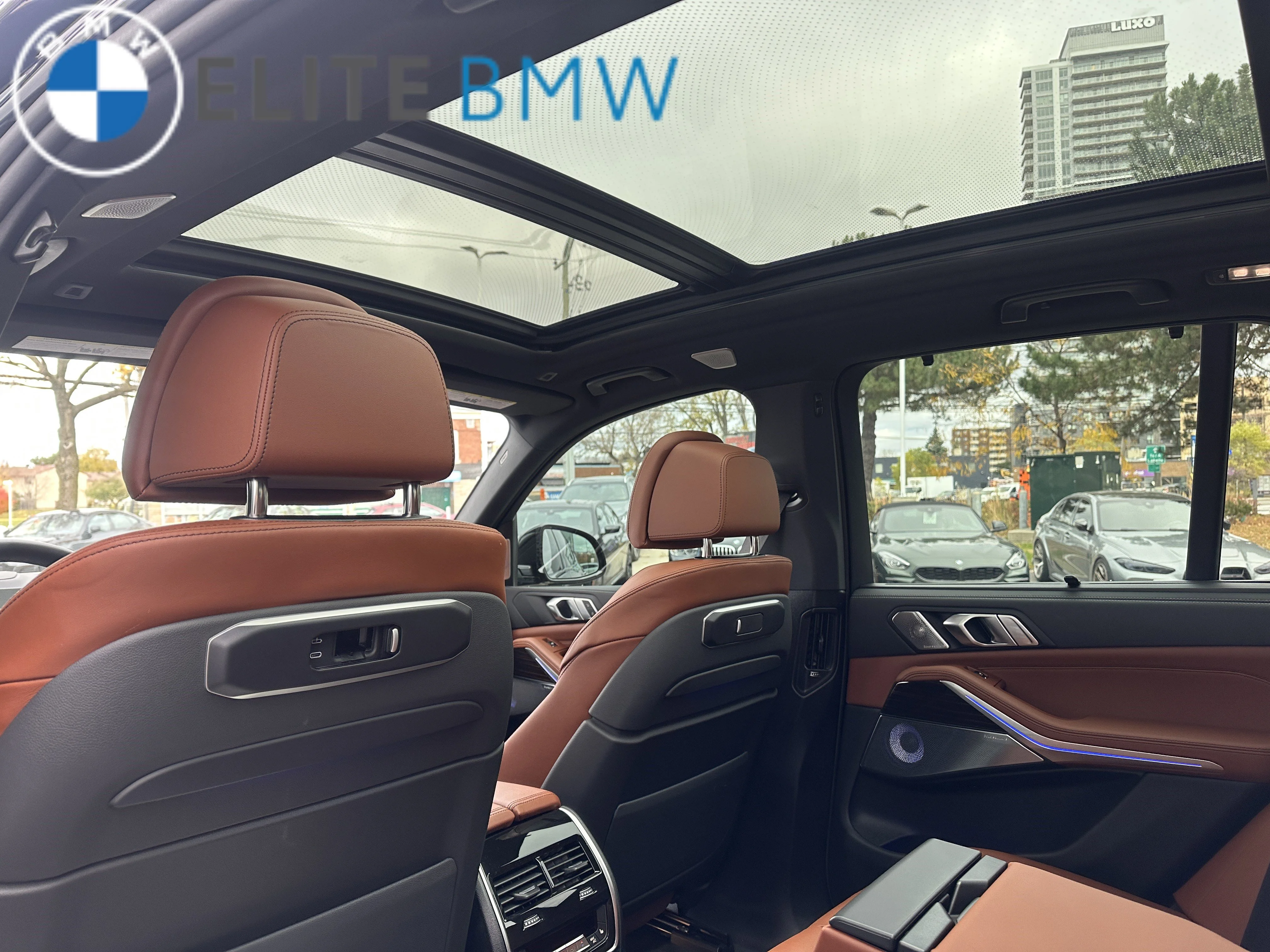 Used 2026 BLACK SAPPHIRE METALLIC BMW XDRIVE40I image 24