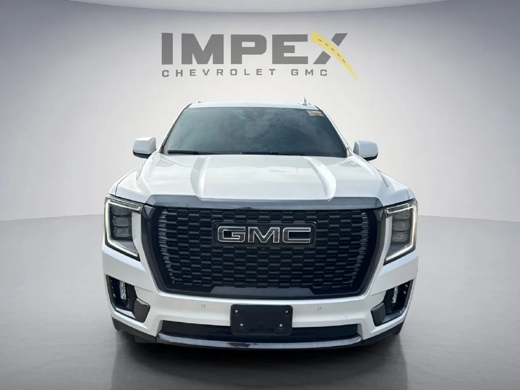 Used 2023 White Frost Tricoat GMC Denali Ultimate image 8