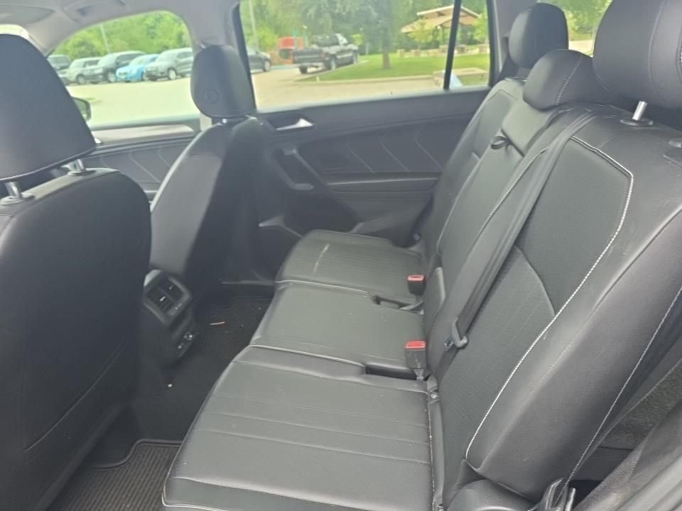 Used 2023 Platinum Gray Metallic Volkswagen 2.0T SE image 5