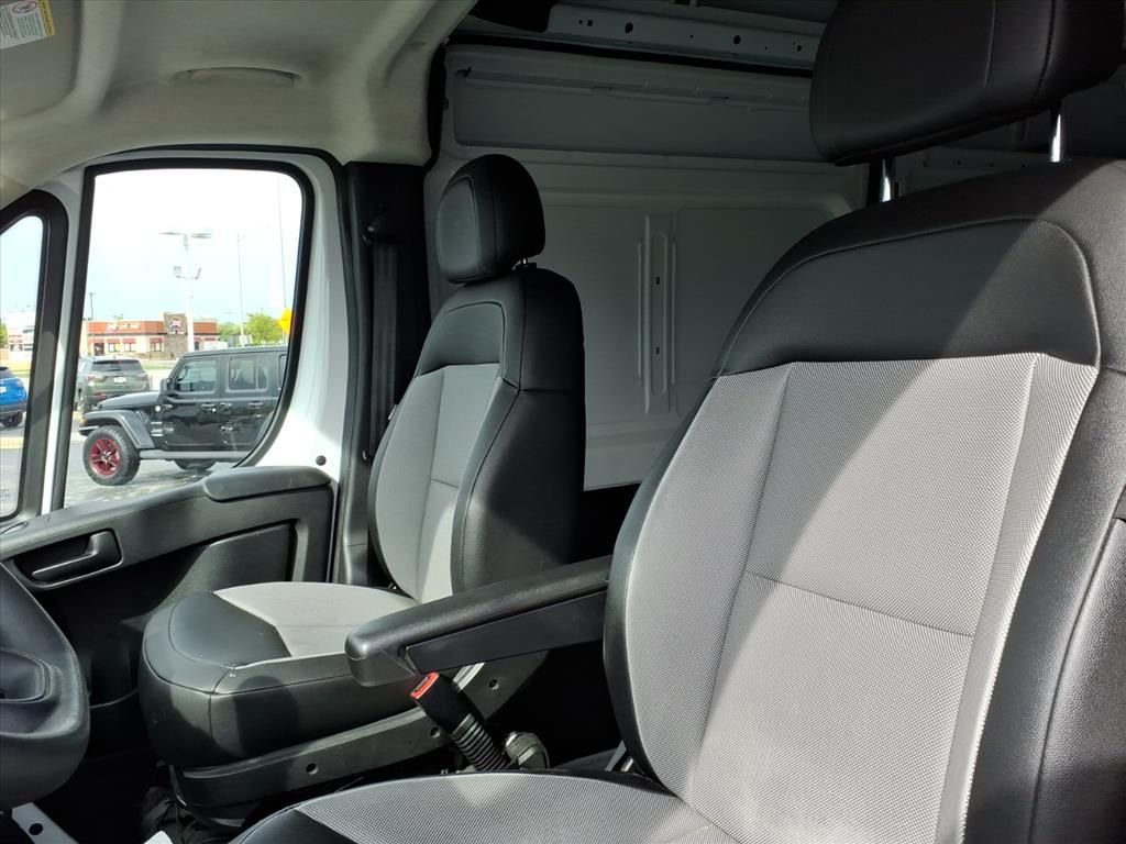 Used 2025 White Ram High Roof image 9