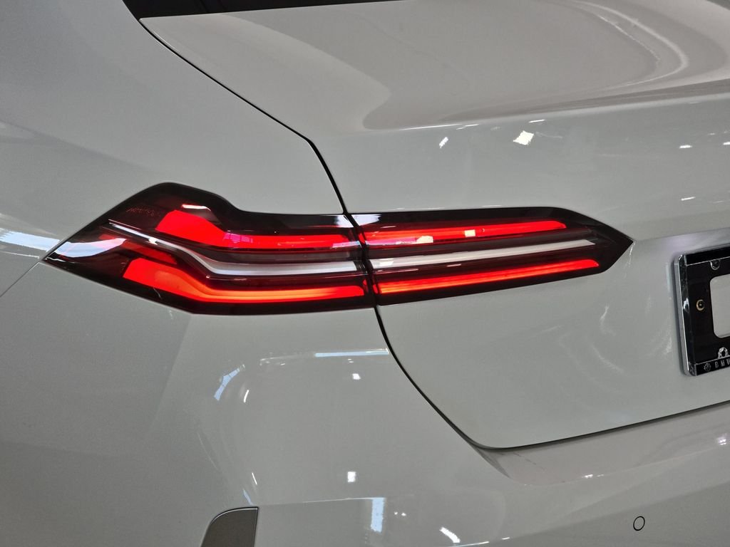 New 2027 Alpine White BMW 530i image 22