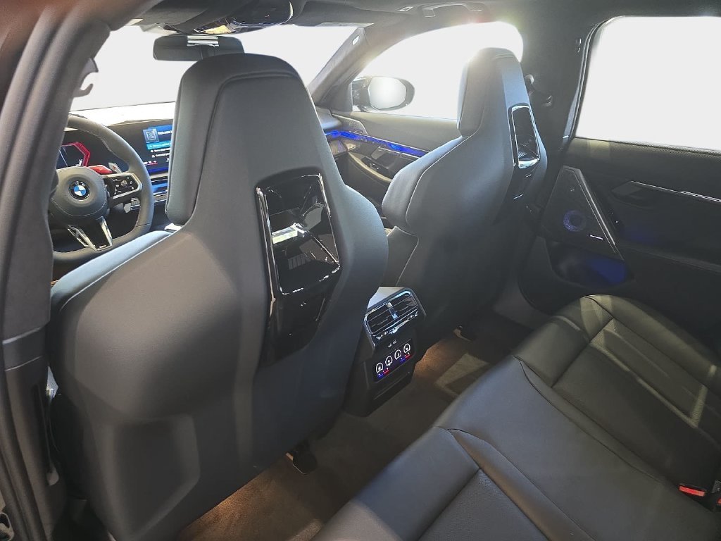 New 2027 Black Sapphire Metallic BMW  image 7
