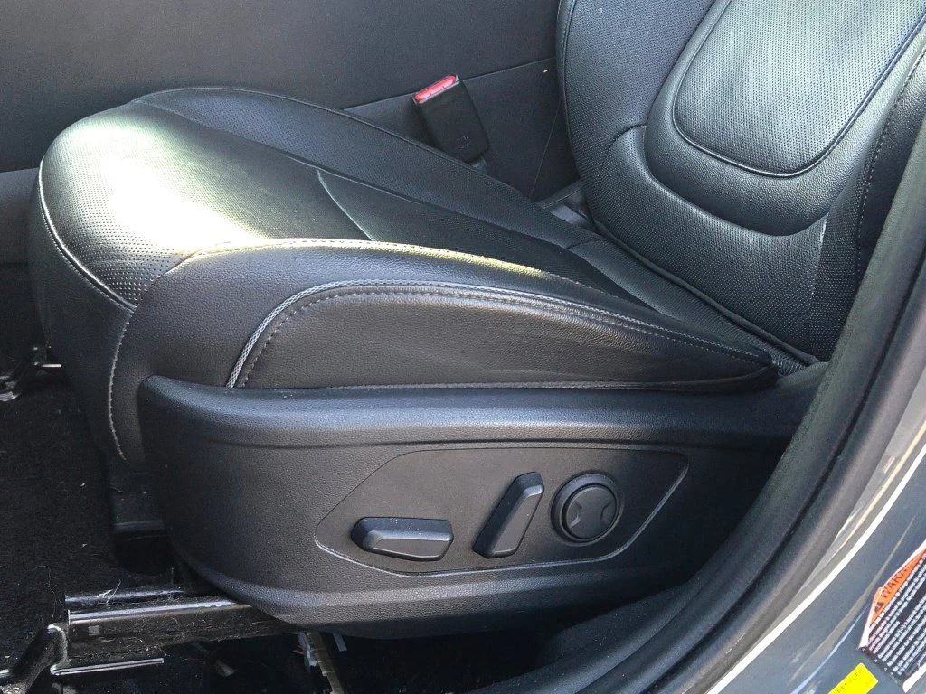 Used 2022 Gray Hyundai Limited image 23