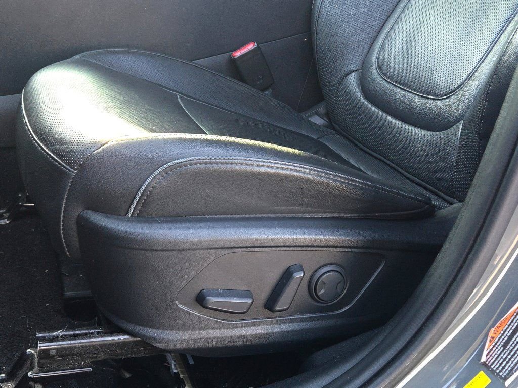 Used 2022 Gray Hyundai Limited image 23