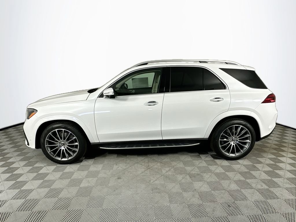 New 2026 MANUFAKTUR Moonlight White Metallic Mercedes-Benz GLE 450 image 38