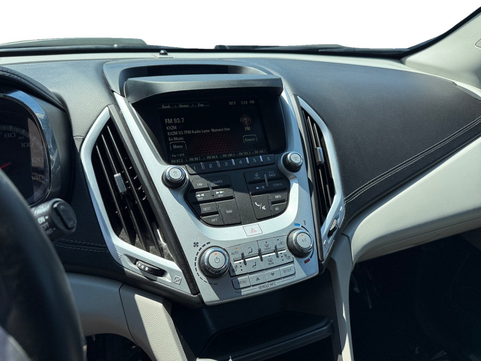 Used 2016 White Frost GMC Denali image 12