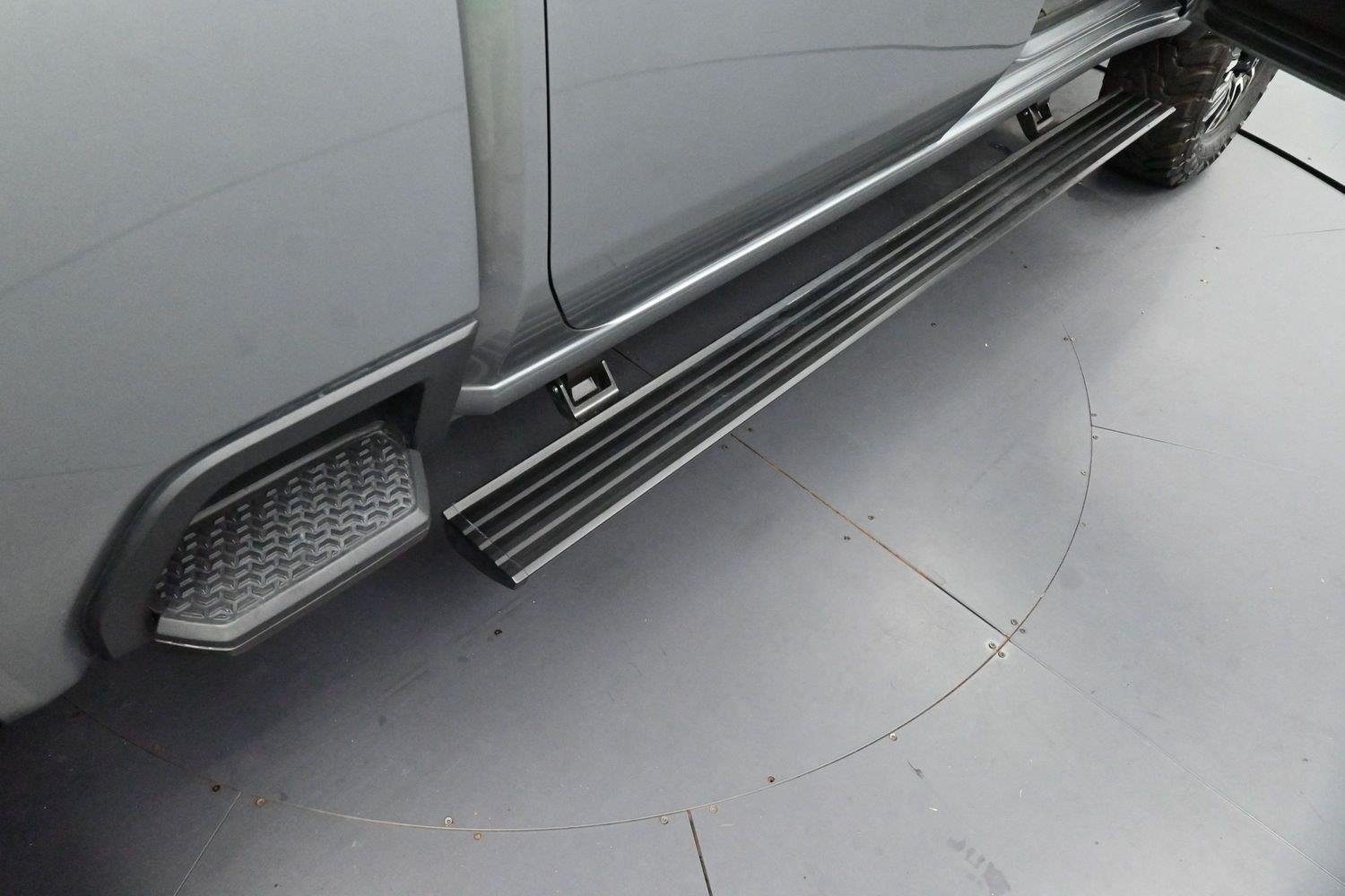 Used 2024 Sterling Metallic GMC Denali Ultimate image 8
