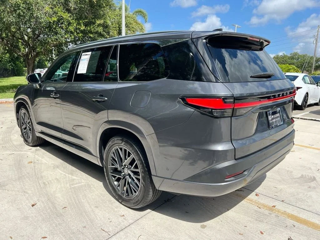 Used 2024 Gray Lexus 350 Luxury image 5