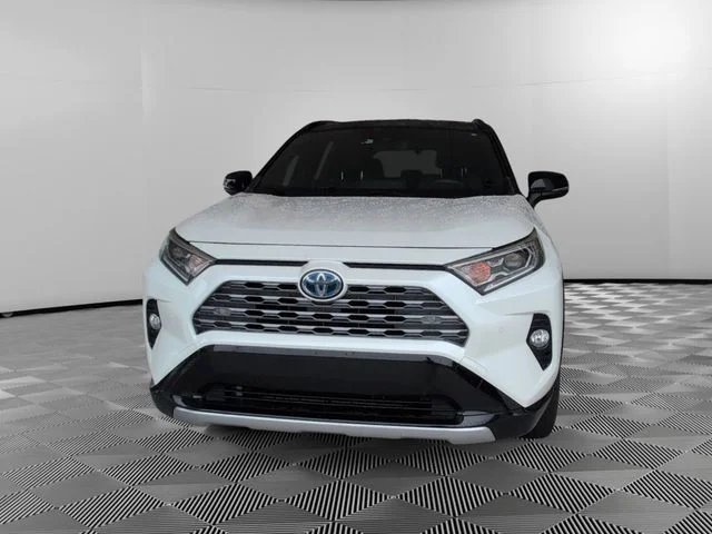 Used 2019 White Toyota XSE image 2