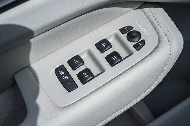 New 2026 Crystal White Volvo Ultra image 34