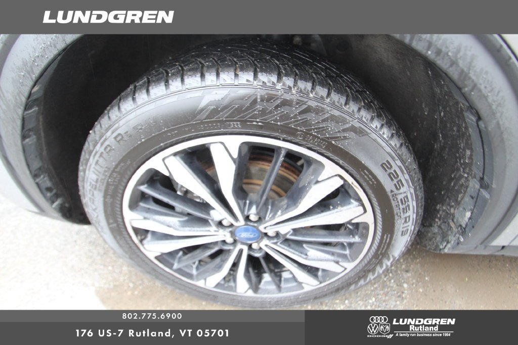 Used 2022 Silver Ford SEL image 9