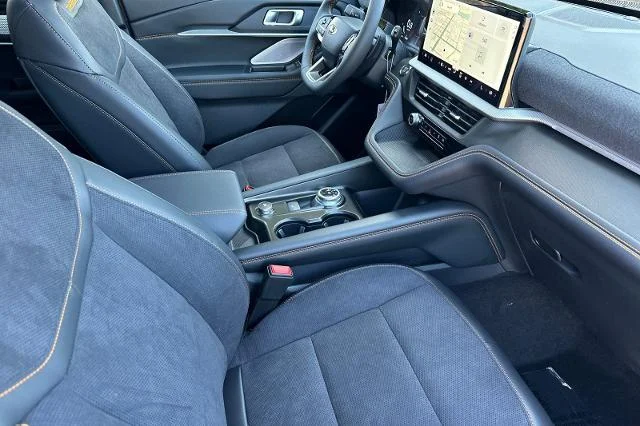 New 2026 Carbonized Gray Metallic Ford Tremor® image 39