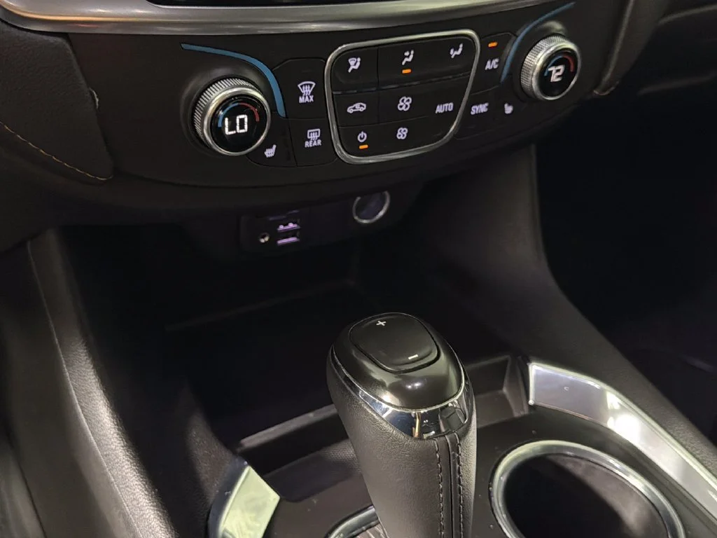 Used 2020 GRAPHITE METALLIC Chevrolet RS image 23