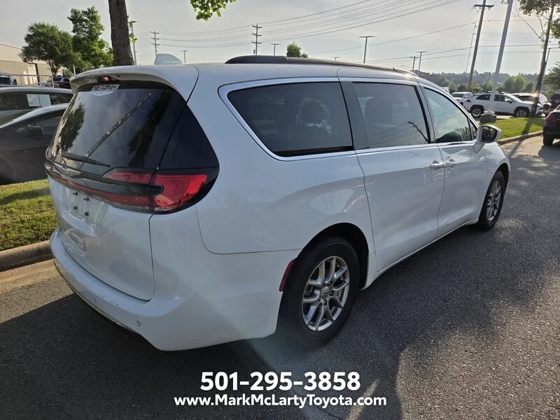 Used 2021 Bright White Clearcoat CHRYSLER TOURING image 10