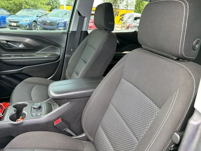 Used 2022 Black GMC SLE image 18