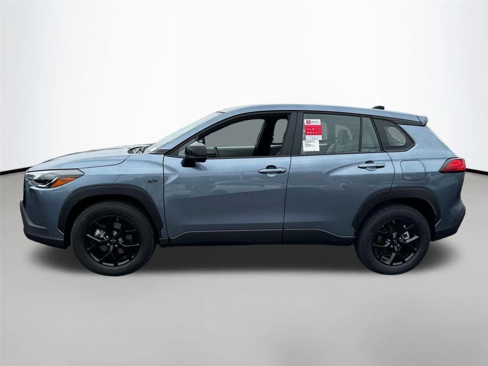 2025 Toyota Corolla Cross L - Photo 8