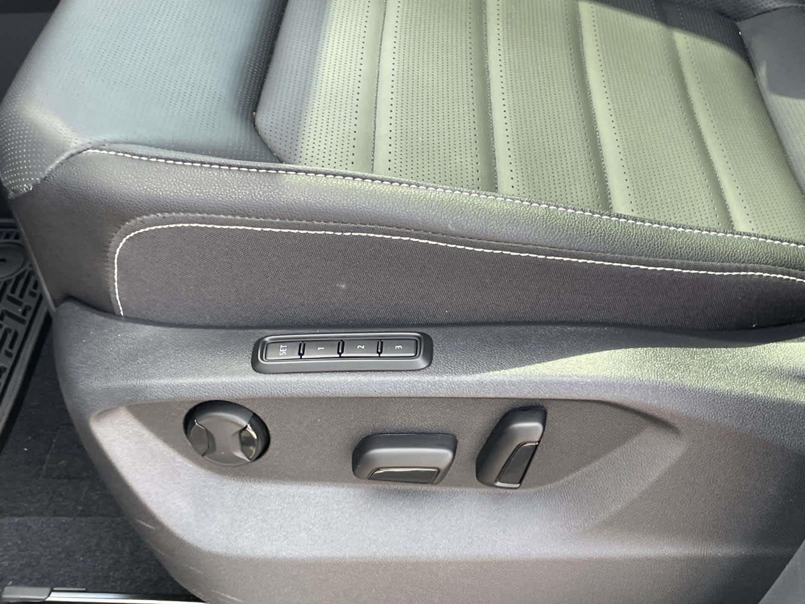 New 2026 Pure Gray Volkswagen 2.0T SEL image 16