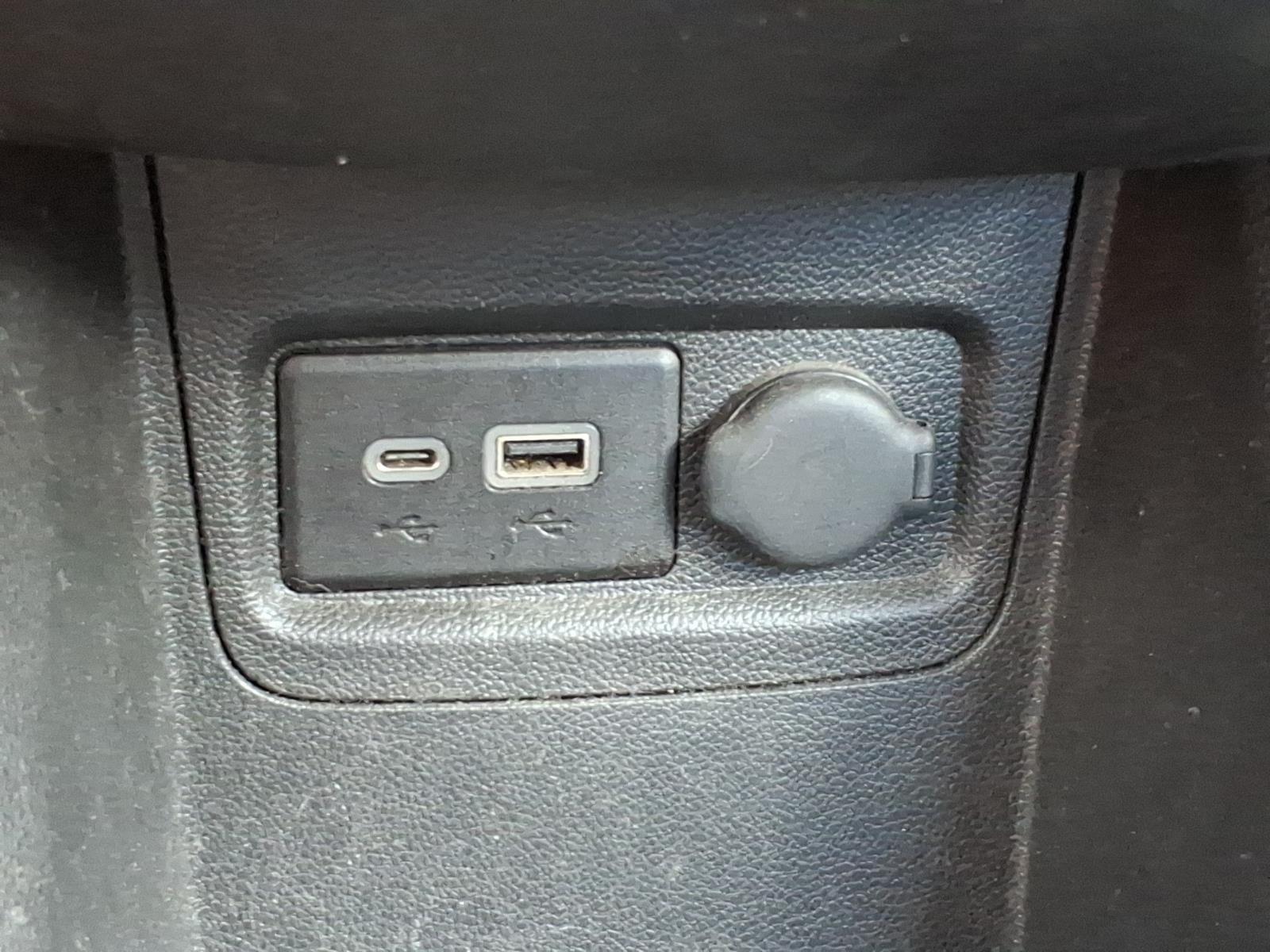 Used 2021 Summit White Chevrolet 1LT image 19