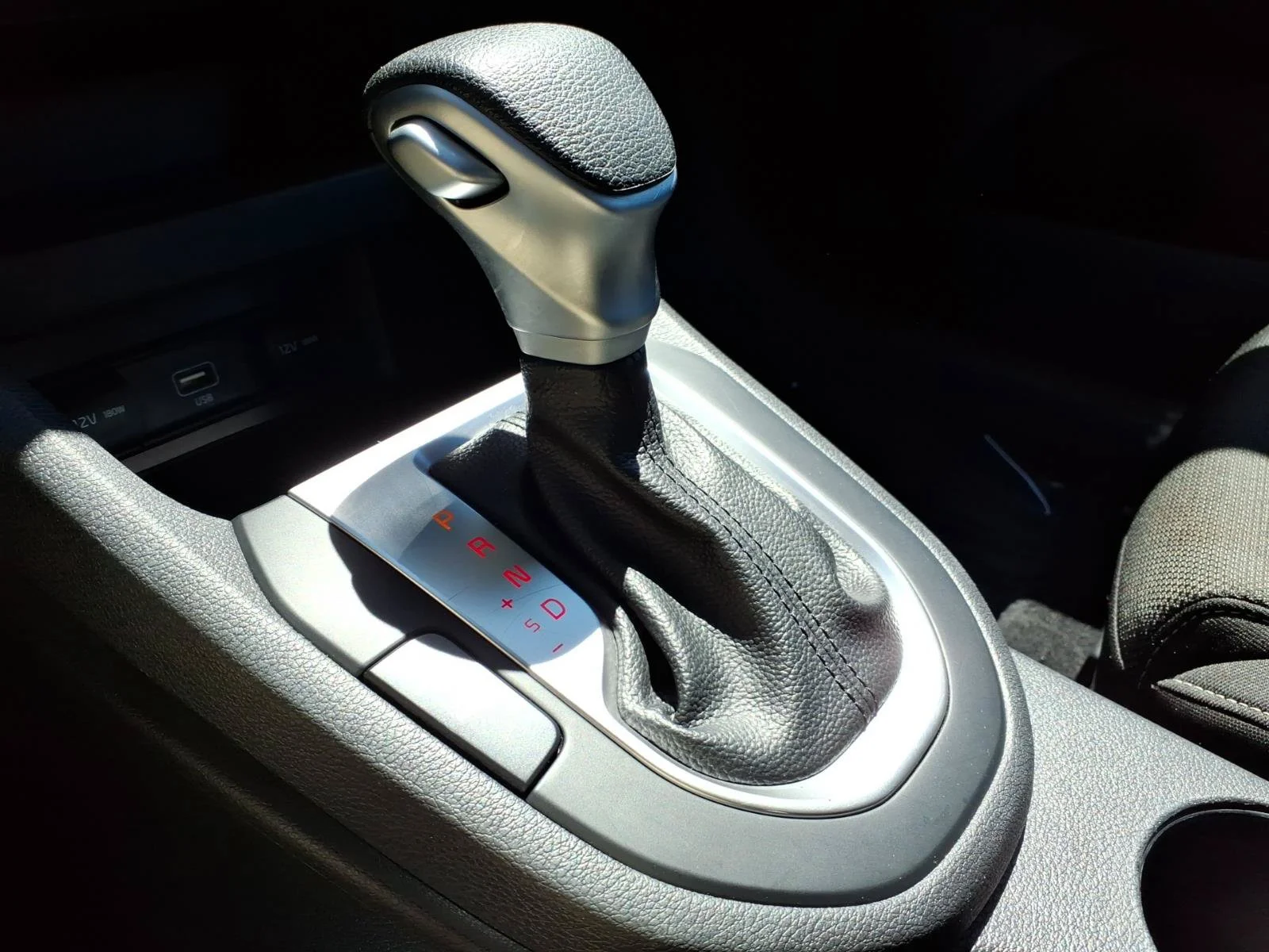 Used 2023 Snow White Pearl Kia LXS image 20