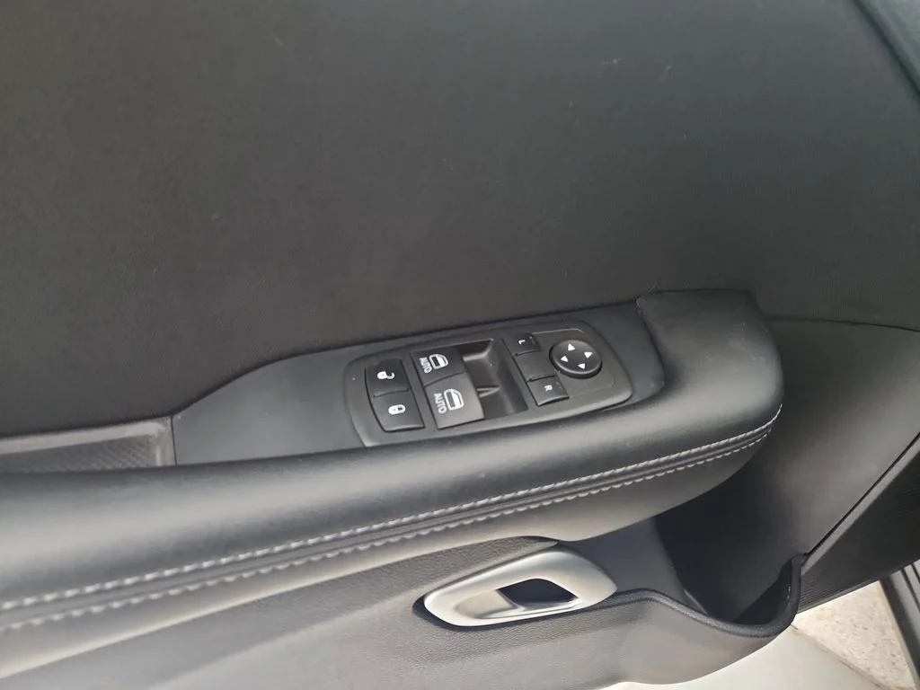 Used 2023 Black Dodge SXT image 24