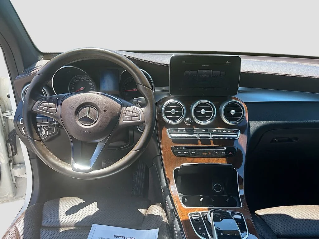 Used 2018 White Mercedes-Benz GLC 300 image 44