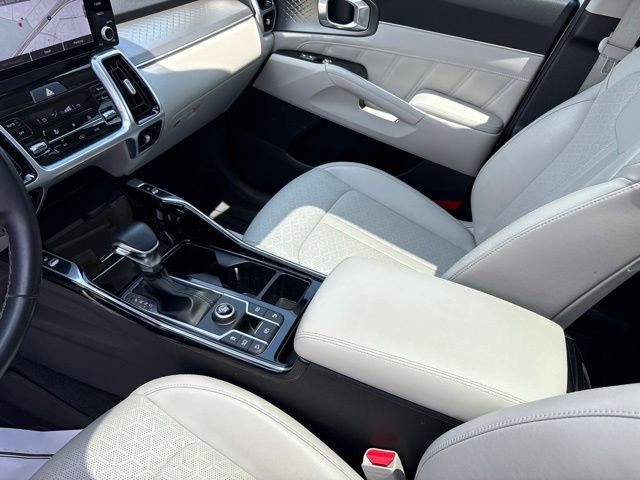 Used 2022 White Kia SX image 18