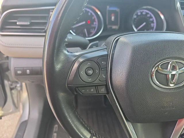 Used 2019 Silver Toyota SE image 17