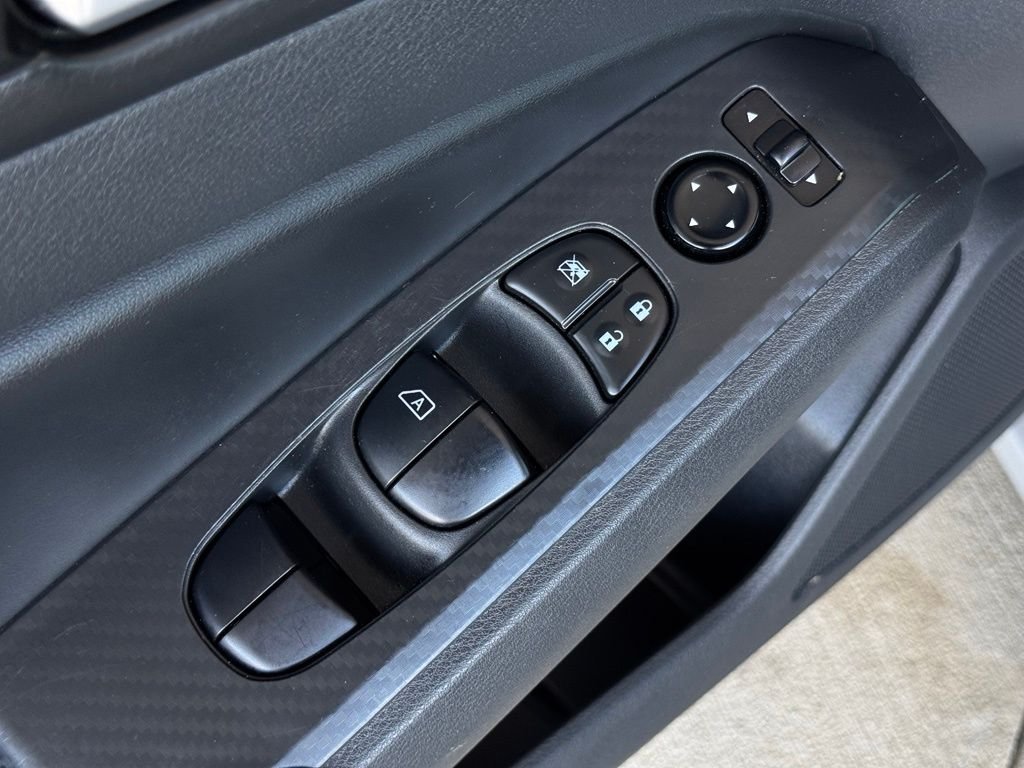 Used 2025 Silver Nissan 2.5 SV image 24