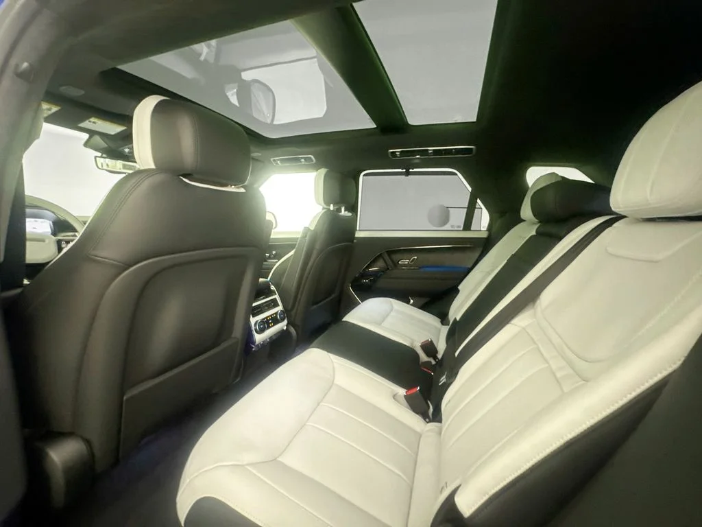 New 2026 Velocity Blue Land Rover Autobiography image 24