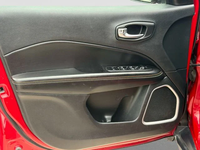 Used 2019 Red Jeep Latitude image 16