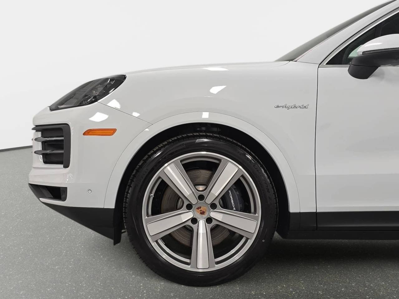 New 2026 Carrara White Metallic Porsche E-Hybrid image 10