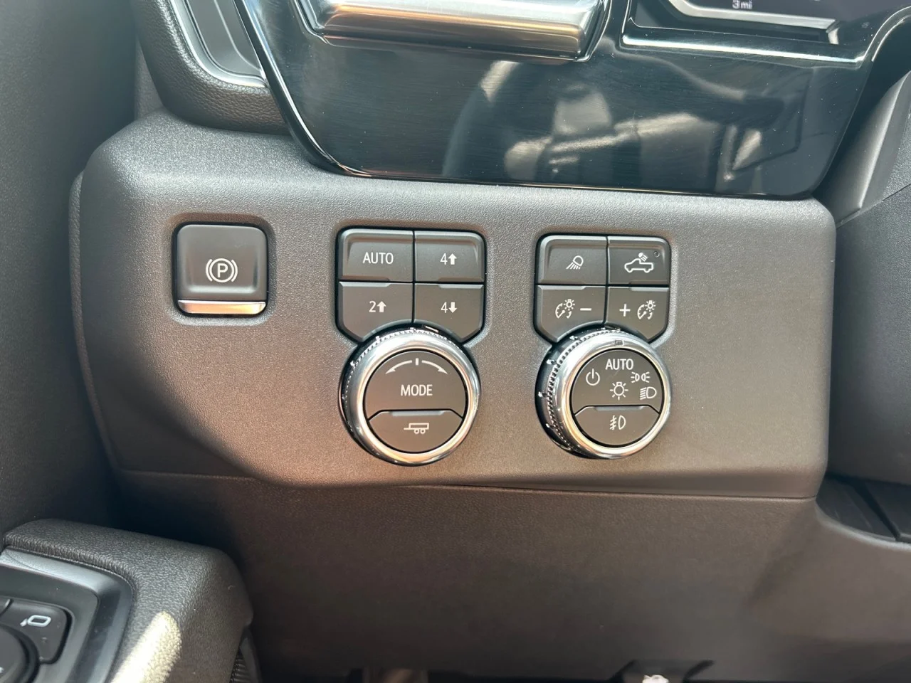 2026 GMC Sierra 1500 SLT - Photo 14